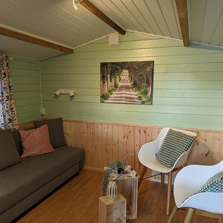 Gusum Yxningens Holiday Homes, Cottages And Camping מראה חיצוני תמונה