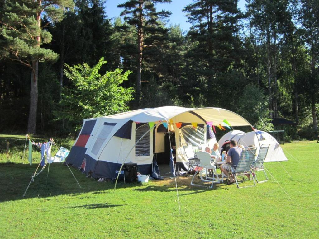 Gusum Yxningens Holiday Homes, Cottages And Camping מראה חיצוני תמונה