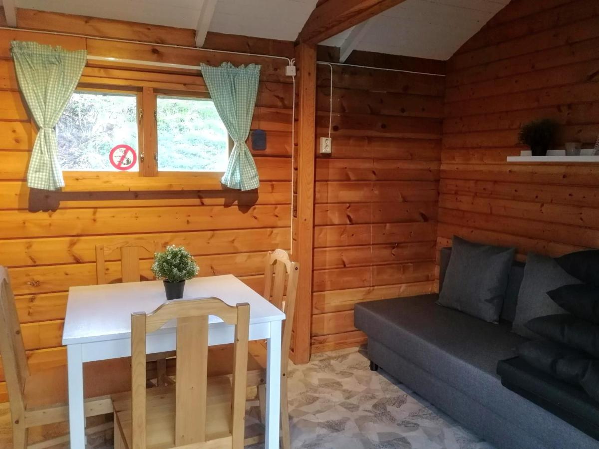 Gusum Yxningens Holiday Homes, Cottages And Camping מראה חיצוני תמונה