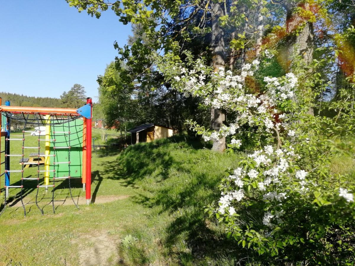 Gusum Yxningens Holiday Homes, Cottages And Camping מראה חיצוני תמונה